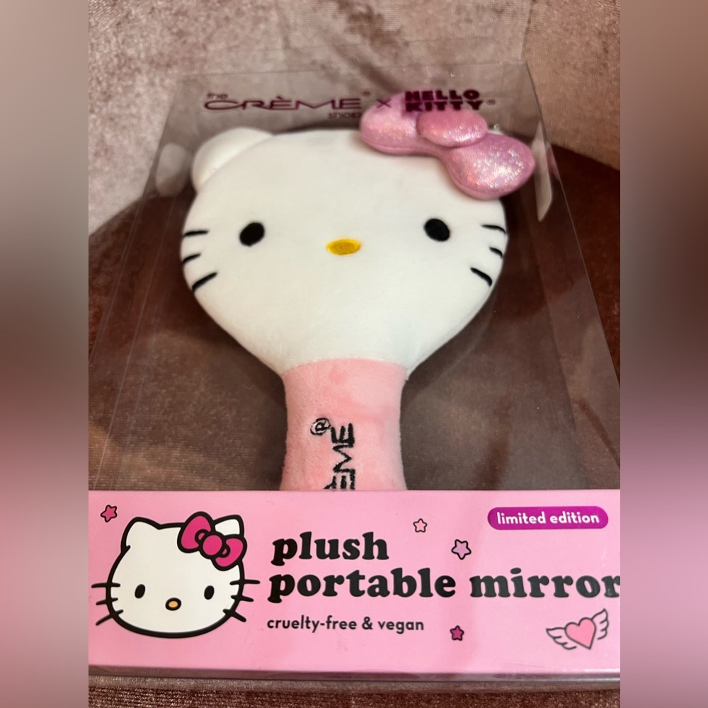 The Crème Shop x Hello Kitty - Plush Portable Mirror - Limited Edition - Picture 3 of 3
